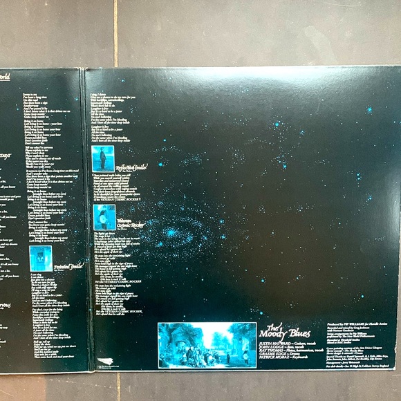 LP vintage Moody Blues “Long Distance Voyager “ - Picture 3 of 4